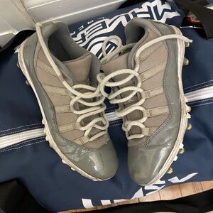 Jordan 11 low cleats